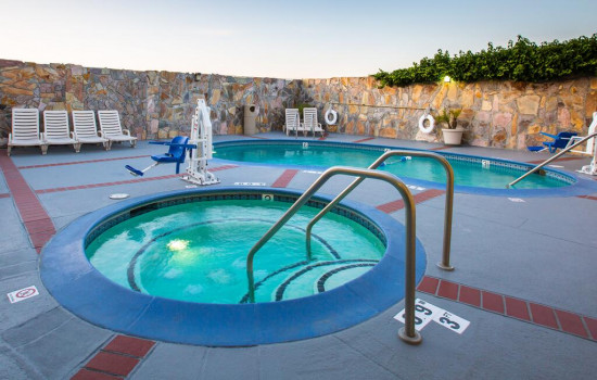 SureStay Plus Hotel By Best Western San Jose Central City - Outdoor Swimming Pool