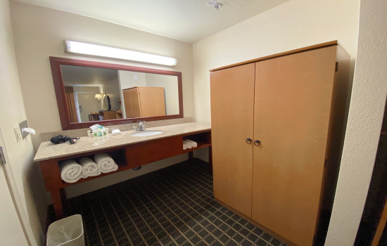 SureStay Plus Hotel By Best Western San Jose Central City - Rooms equipped with modern amenities